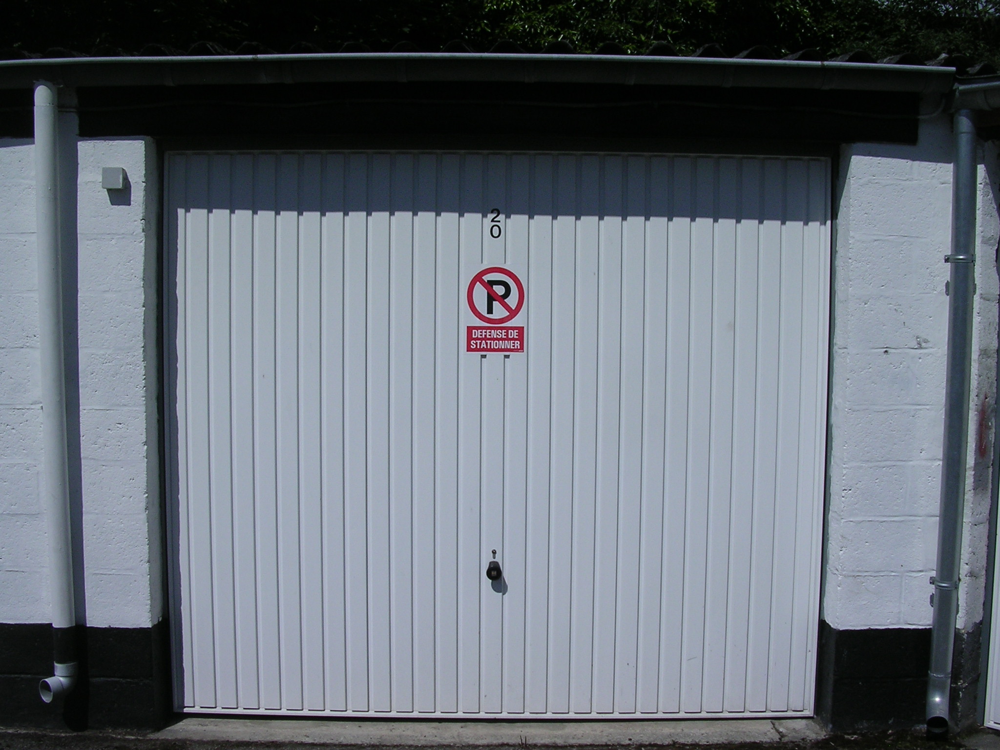 GARAGE À LOUER RÉCENT ET SÉCURISÉ (n° 20)